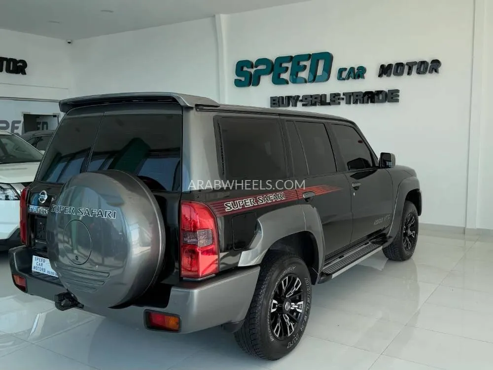 Nissan Patrol 2023 for Sale in Abu Dhabi Image-10