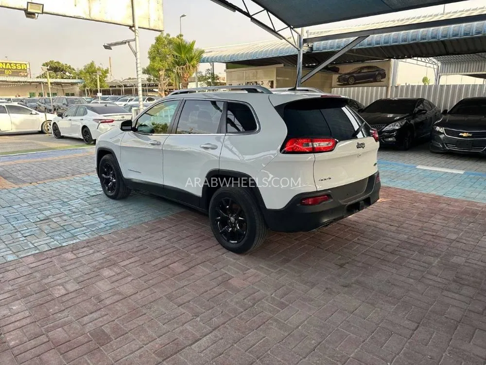 Jeep Cherokee 2016 for Sale in Ajman Image-12