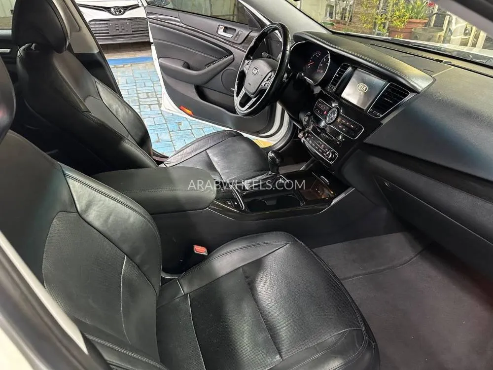 Kia Cadenza 2014 for Sale in Ajman Image-11