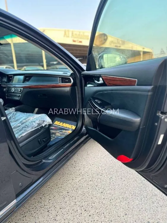 Kia Cadenza 2017 for Sale in Ajman Image-6