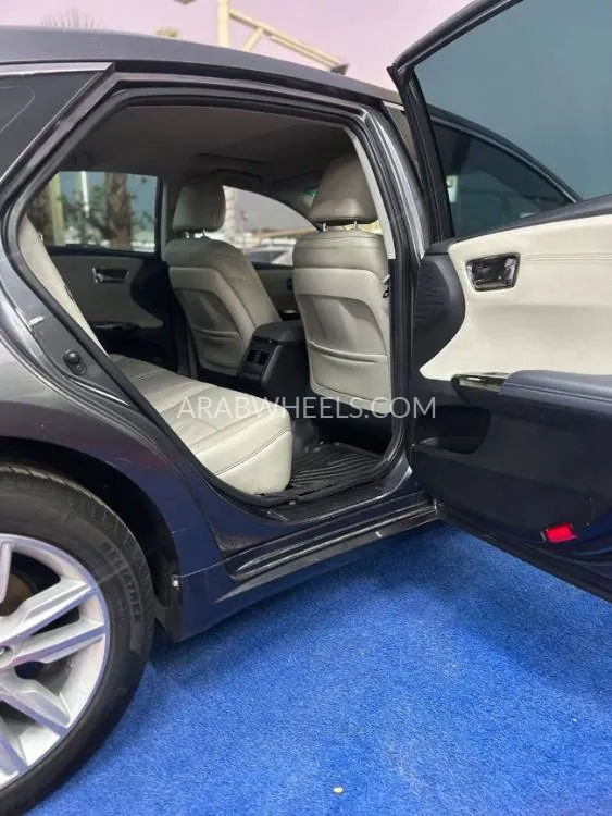 Toyota Avalon 2014 for Sale in Ajman Image-11