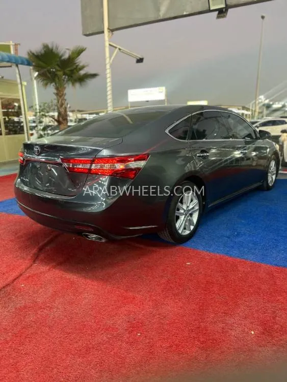 Toyota Avalon 2014 for Sale in Ajman Image-16