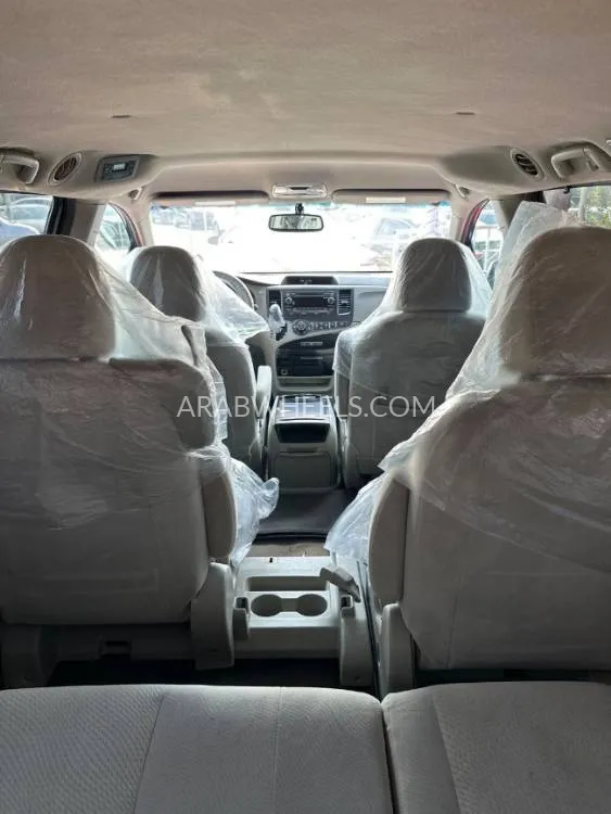 Toyota Sienna 2013 for Sale in Ajman Image-3