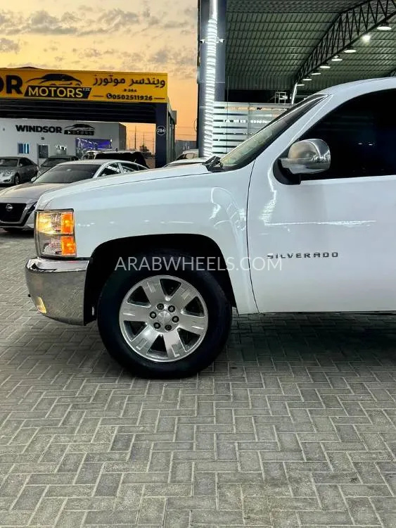 Chevrolet Silverado 2013 for Sale in Ajman Image-2