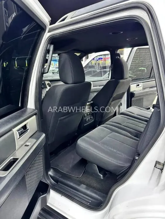 Ford Expedition 2016 for Sale in Ajman Image-2