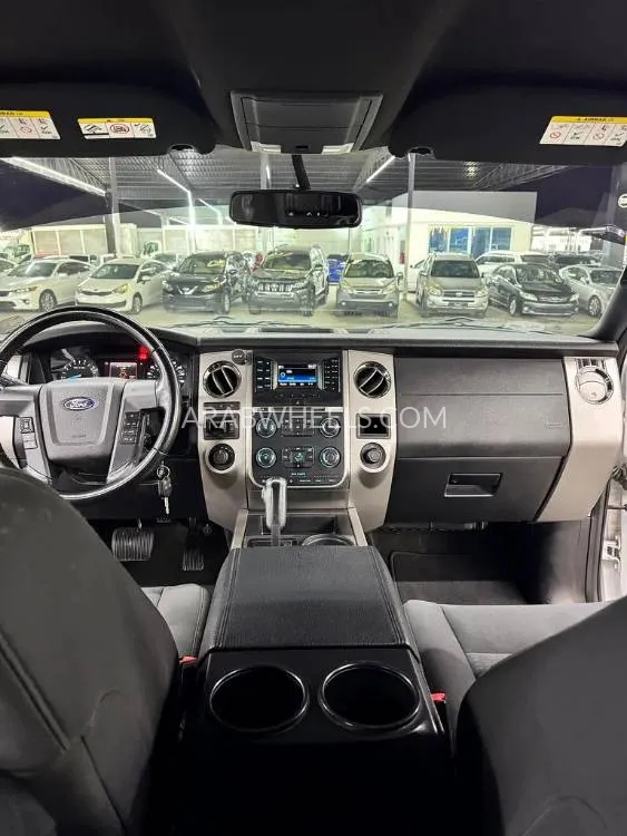 Ford Expedition 2016 for Sale in Ajman Image-6