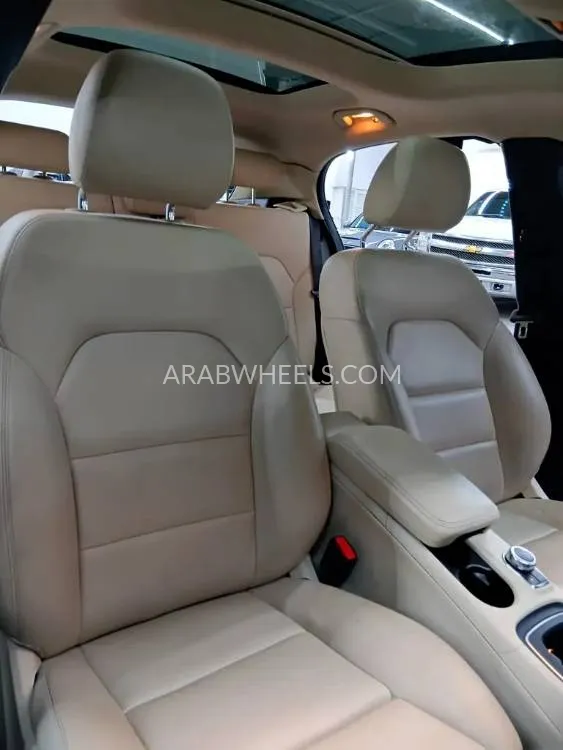 Mercedes Benz GLA 2019 for Sale in Ajman Image-6