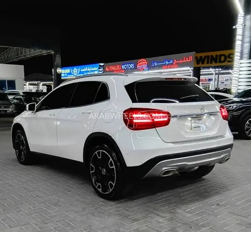 Mercedes Benz GLA 2019 for Sale in Ajman Image-11