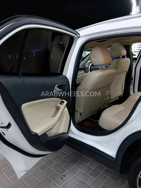 Mercedes Benz GLA 2019 for Sale in Ajman Image-12