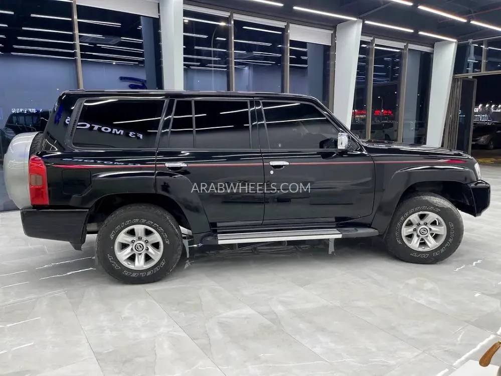 Nissan Patrol 2023 for Sale in Abu Dhabi Image-8