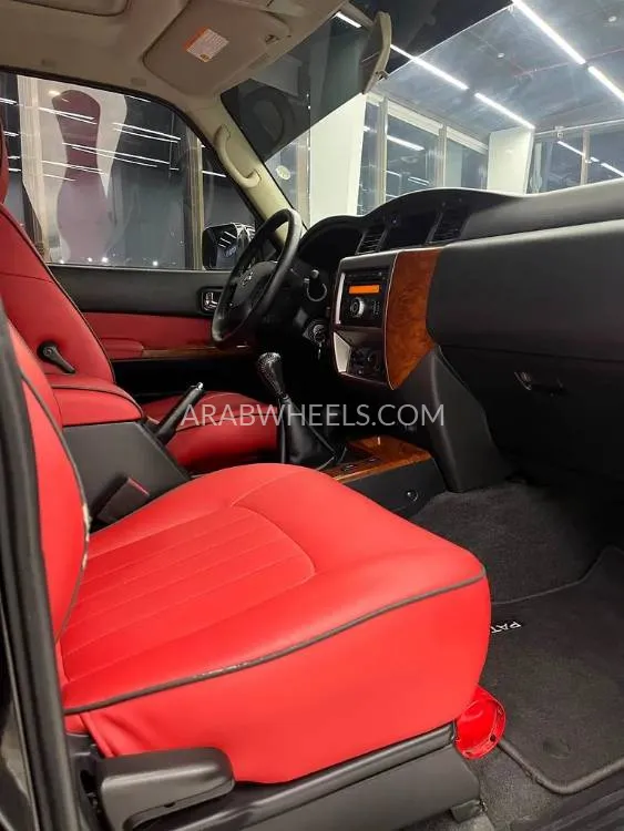 Nissan Patrol 2023 for Sale in Abu Dhabi Image-10