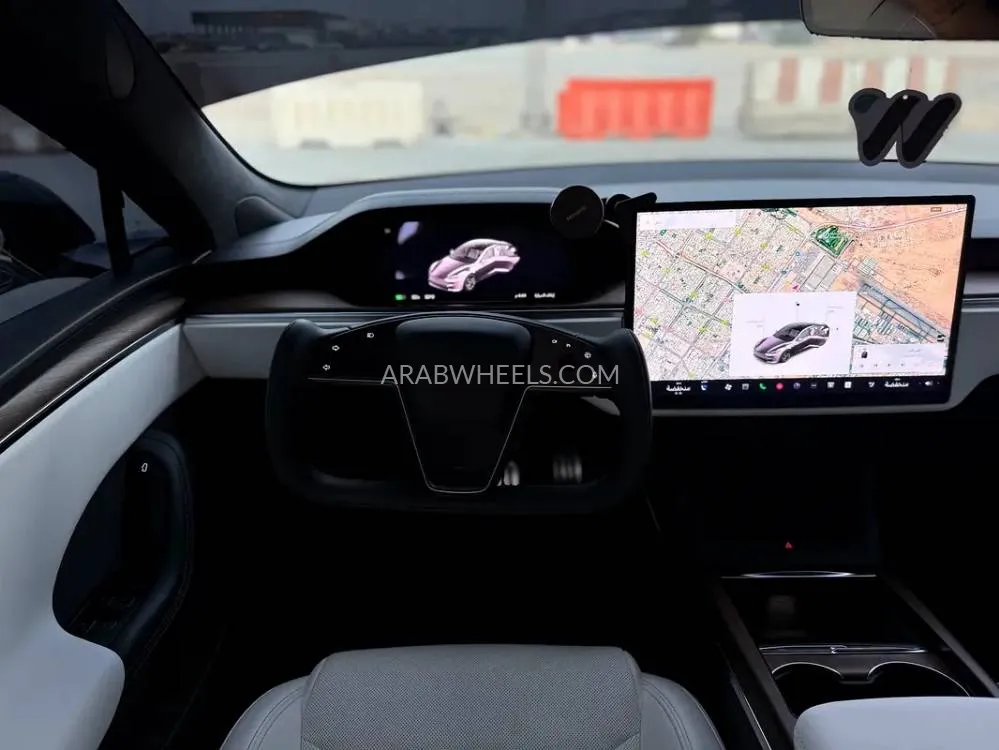 Tesla Model S 2023 for Sale in Sharjah Image-3