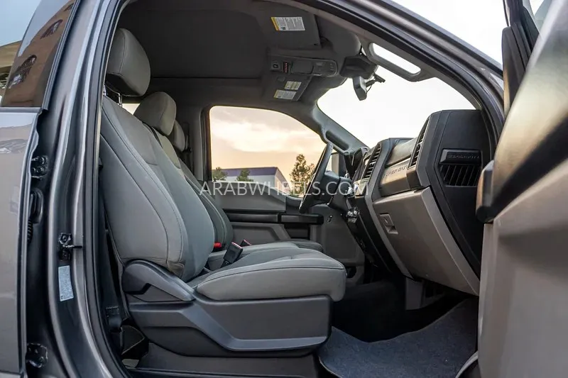 Ford Super Duty 2021 for Sale in Dubai Image-2