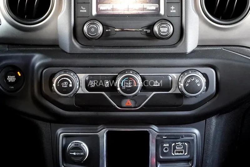 Jeep Wrangler 2021 for Sale in Dubai Image-3