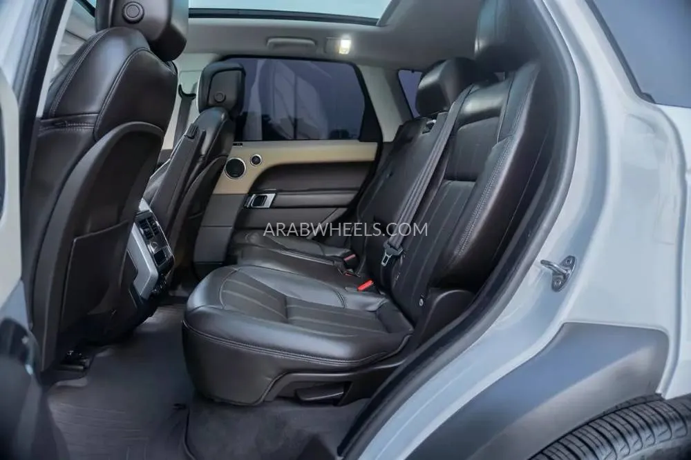 Land Rover Range Rover 2018 for Sale in Dubai Image-12