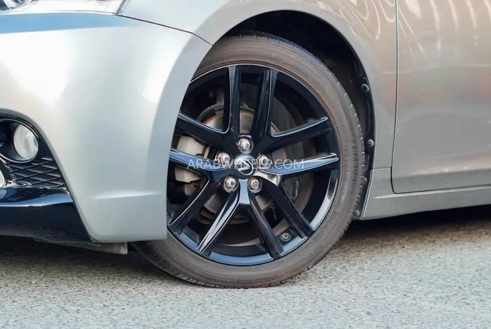 لكزس CT 2016 for Sale in دبي Image-7