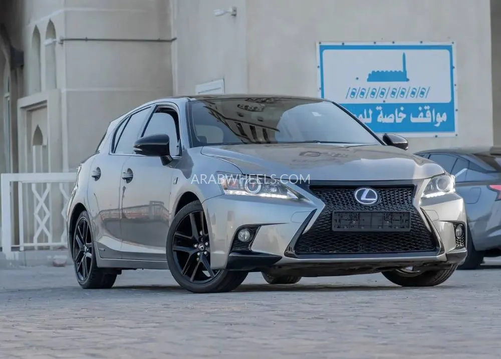 لكزس CT 2016 for Sale in دبي Image-11