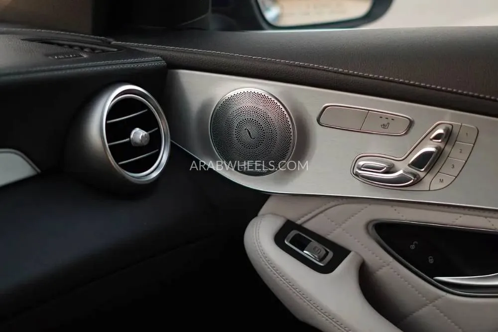 مرسيدس بنز GLC كلاس 2018 for Sale in دبي Image-15