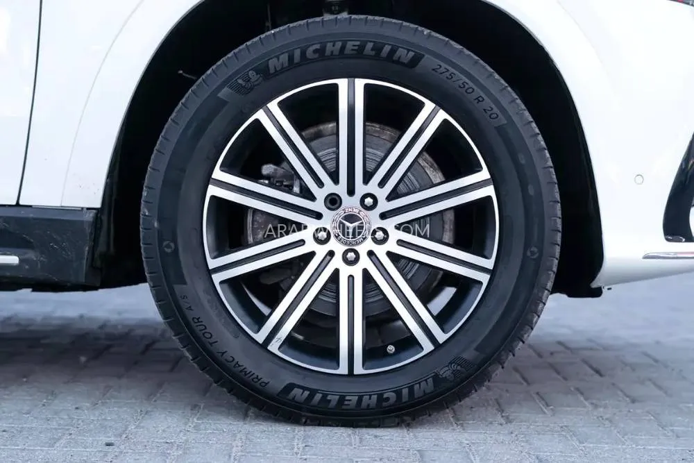 Mercedes Benz GLE Class 2024 for Sale in Dubai Image-6