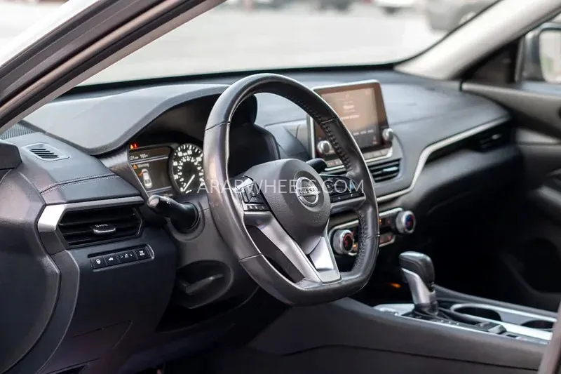 Nissan Altima 2022 for Sale in Dubai Image-16