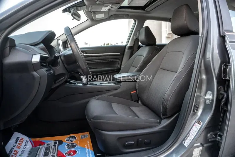 Nissan Altima 2022 for Sale in Dubai Image-17