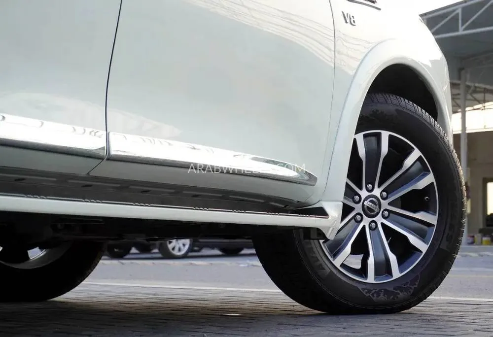 Nissan Armada 2020 for Sale in Dubai Image-12