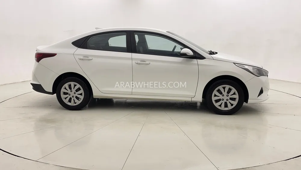 Hyundai Accent 2023 for Sale in Dubai Image-2