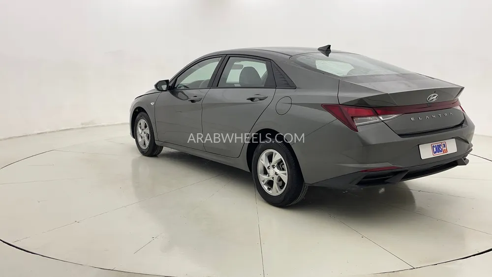 Hyundai Elantra 2023 for Sale in Dubai Image-5