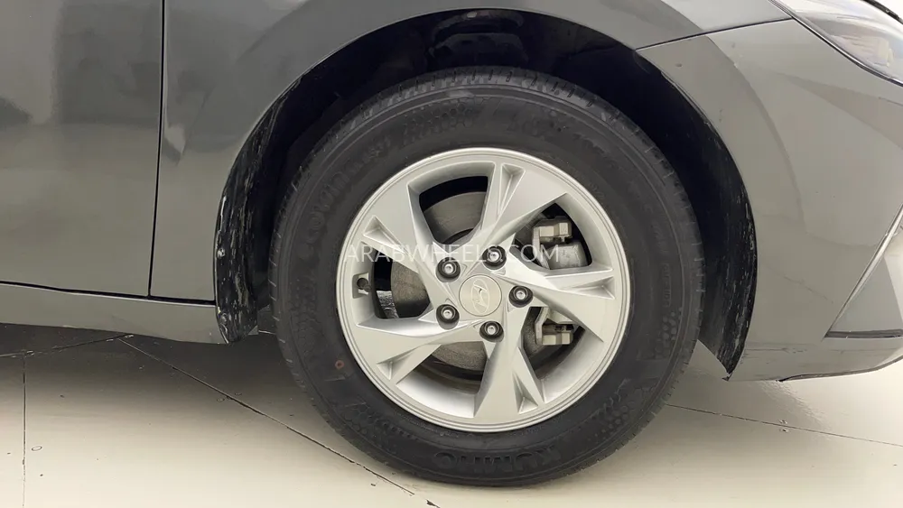 Hyundai Elantra 2023 for Sale in Dubai Image-10