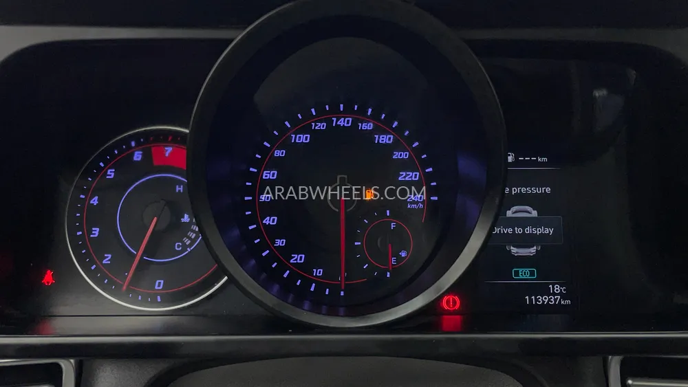 Hyundai Elantra 2023 for Sale in Dubai Image-13