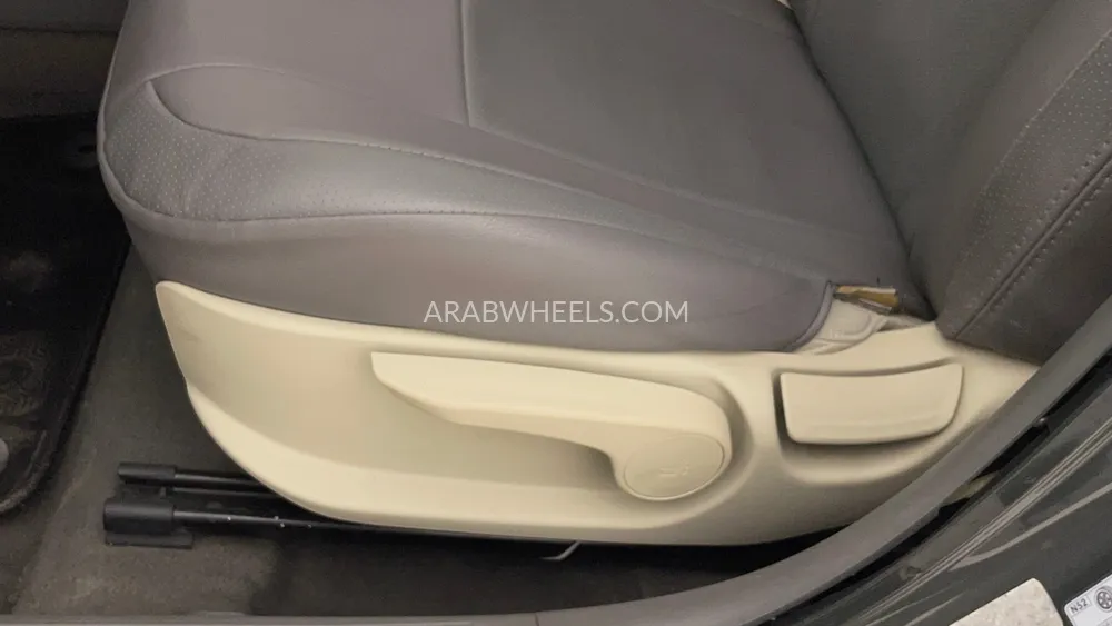 Hyundai Elantra 2023 for Sale in Dubai Image-21