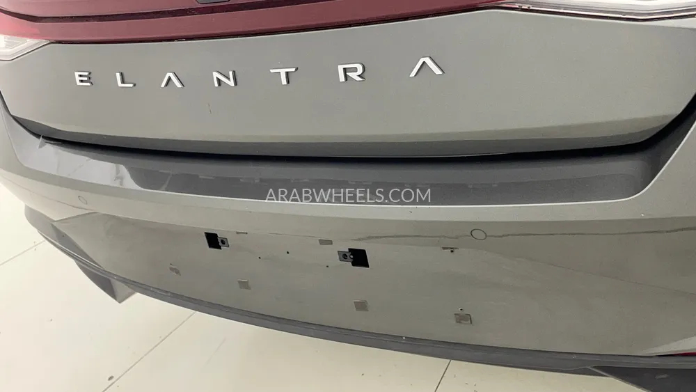 Hyundai Elantra 2023 for Sale in Dubai Image-28