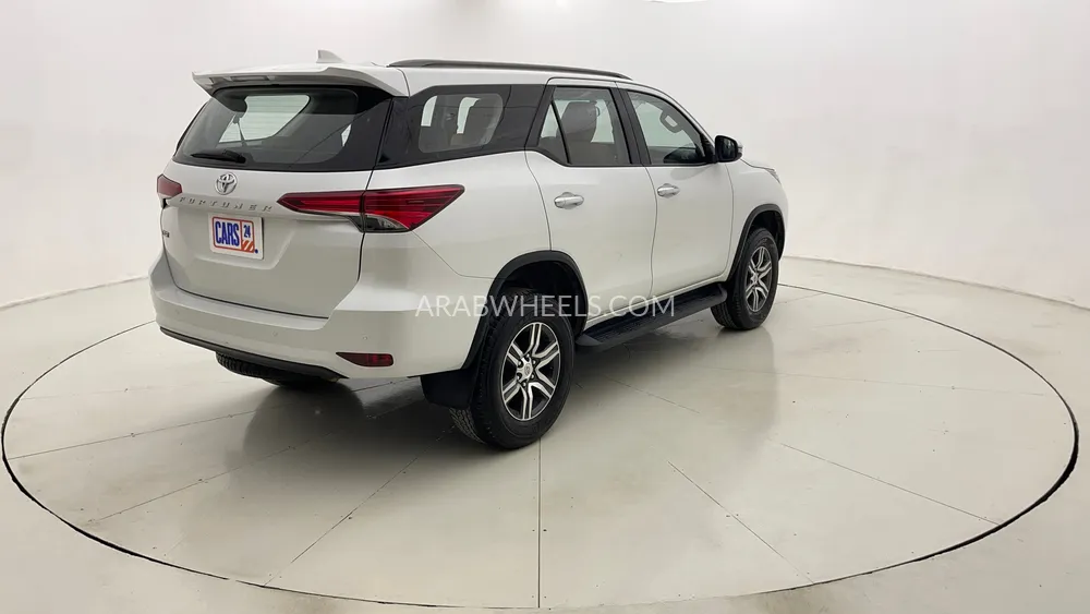 Toyota Fortuner 2023 for Sale in Dubai Image-3