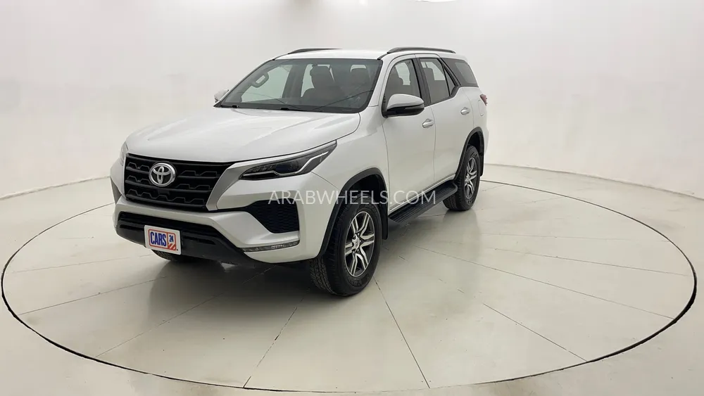 Toyota Fortuner 2023 for Sale in Dubai Image-7