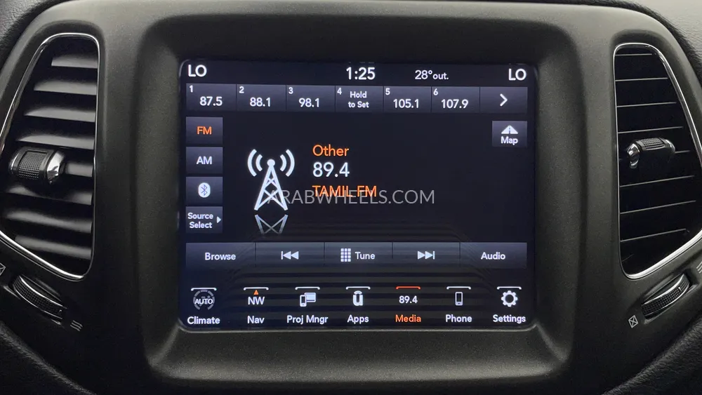 Jeep Compass 2019 for Sale in Dubai Image-33