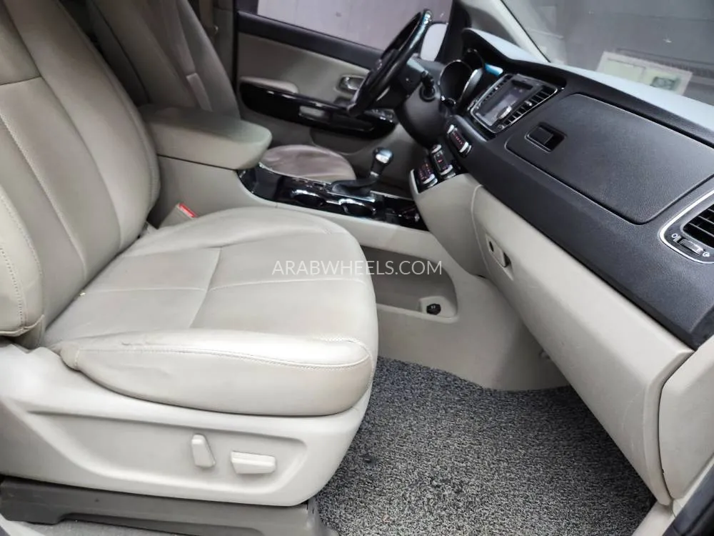 كيا كارنفال 2019 for Sale in دبي Image-8