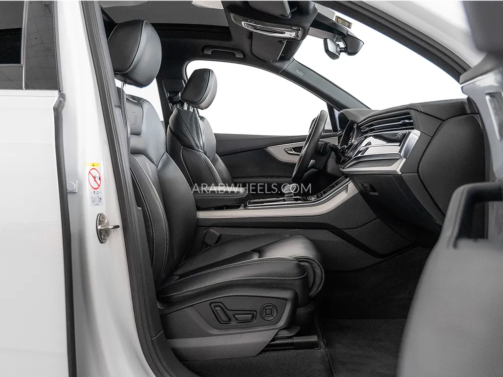 Audi Q7 2023 for Sale in Dubai Image-8