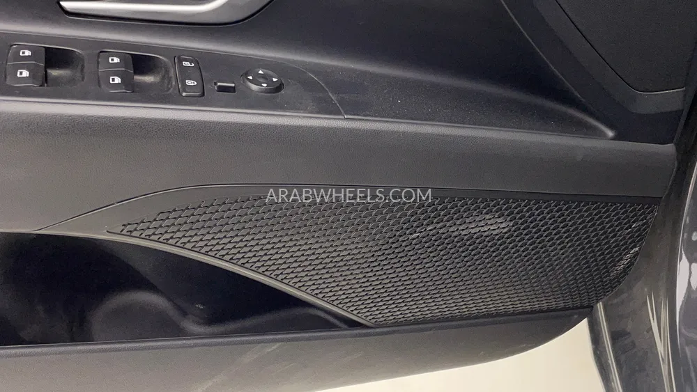 Hyundai Elantra 2025 for Sale in Dubai Image-22