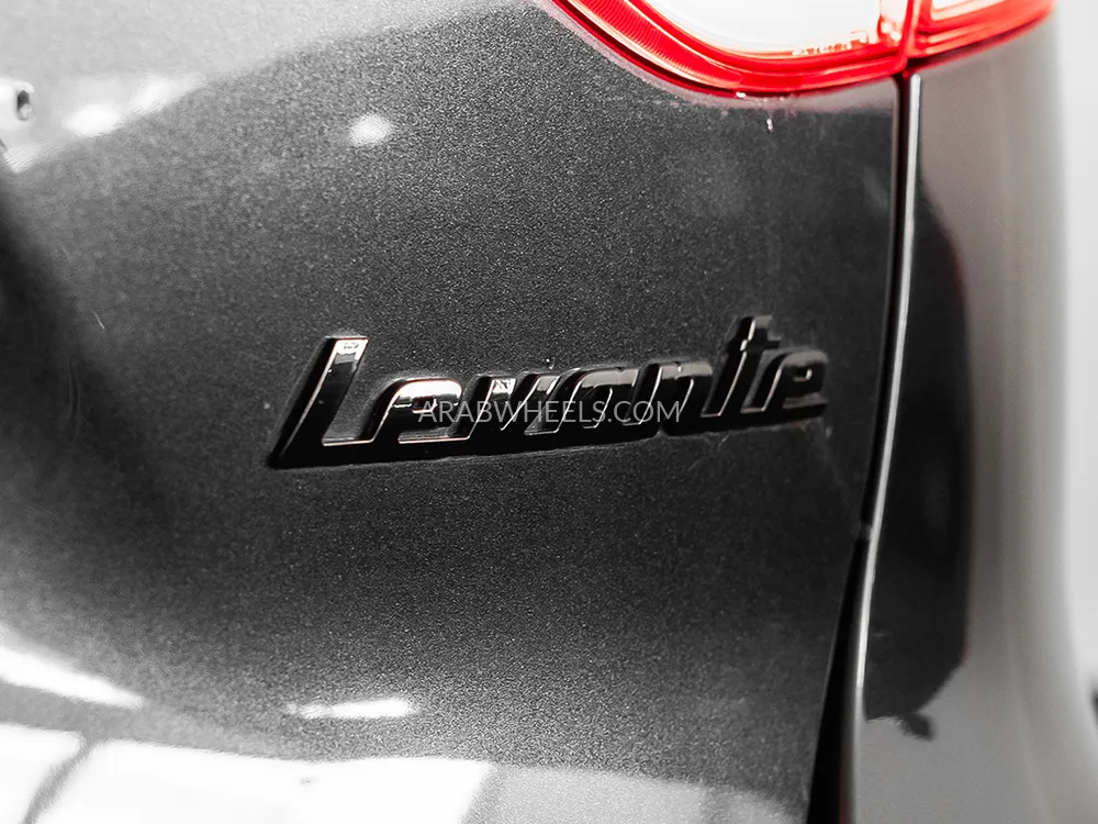 مازيراتي ليفانتي 2018 for Sale in دبي Image-14