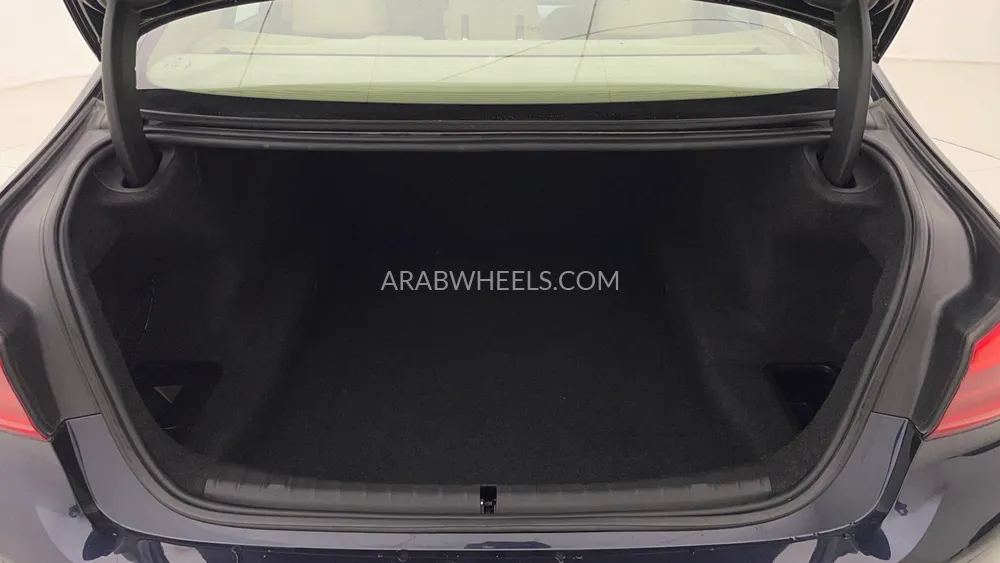 BMW 5 series 2018 for Sale in Dubai Image-28