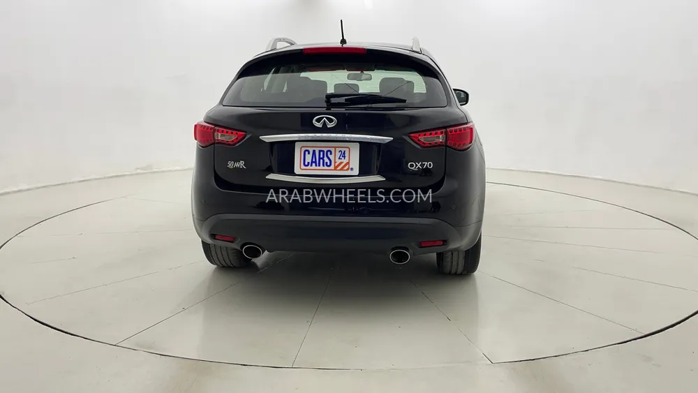Infiniti QX70 2018 for Sale in Dubai Image-4