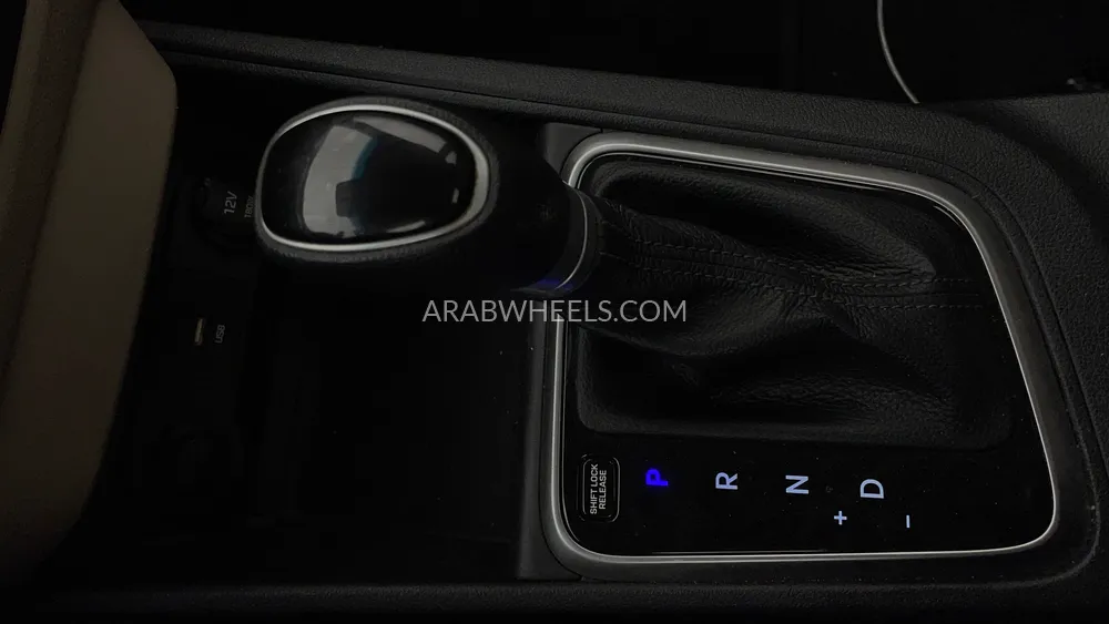 Hyundai Accent 2021 for Sale in Dubai Image-16