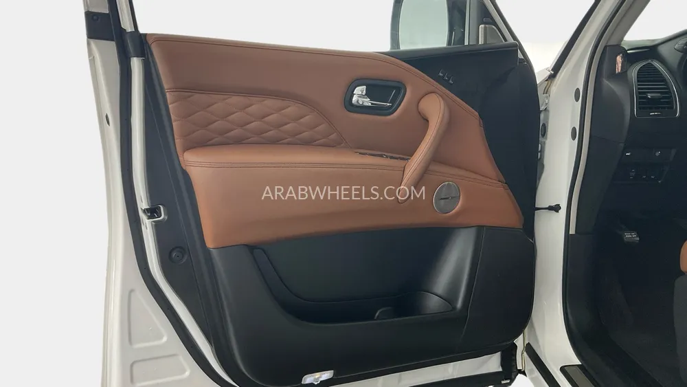 Infiniti QX80 2021 for Sale in Dubai Image-18