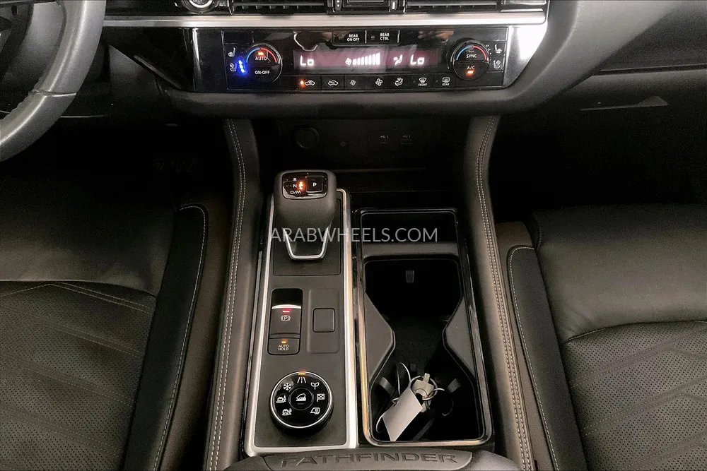Nissan Pathfinder 2022 for Sale in Sharjah Image-18