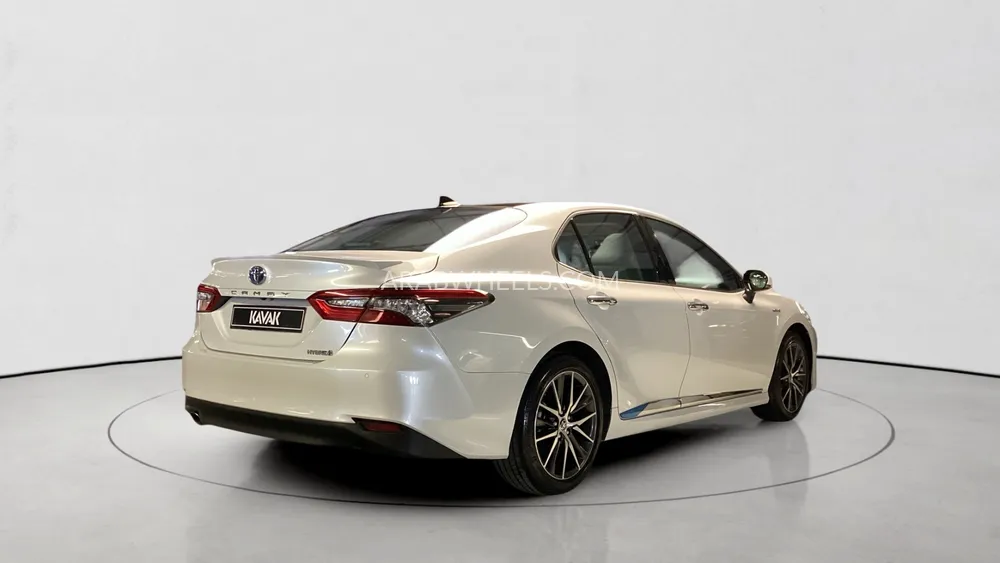 Toyota Camry 2024 for Sale in Sharjah Image-4