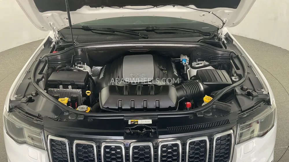 Jeep Grand Cherokee 2018 for Sale in Sharjah Image-21