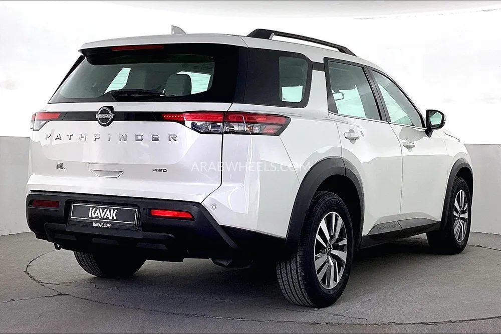 Nissan Pathfinder 2023 for Sale in Dubai Image-6
