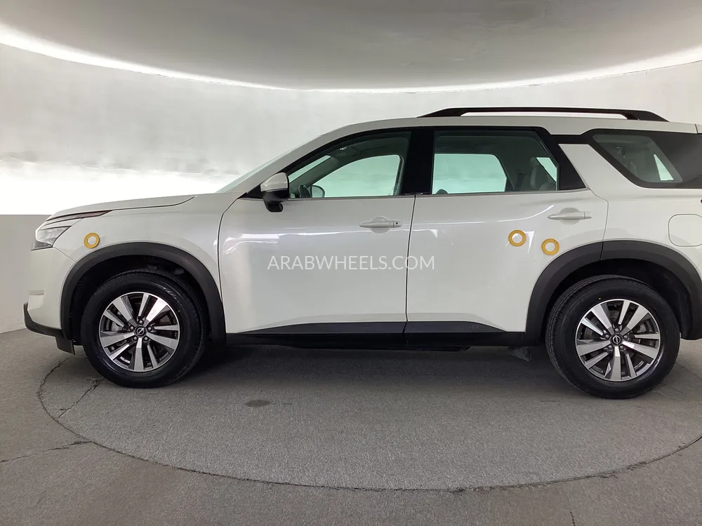 Nissan Pathfinder 2023 for Sale in Dubai Image-25