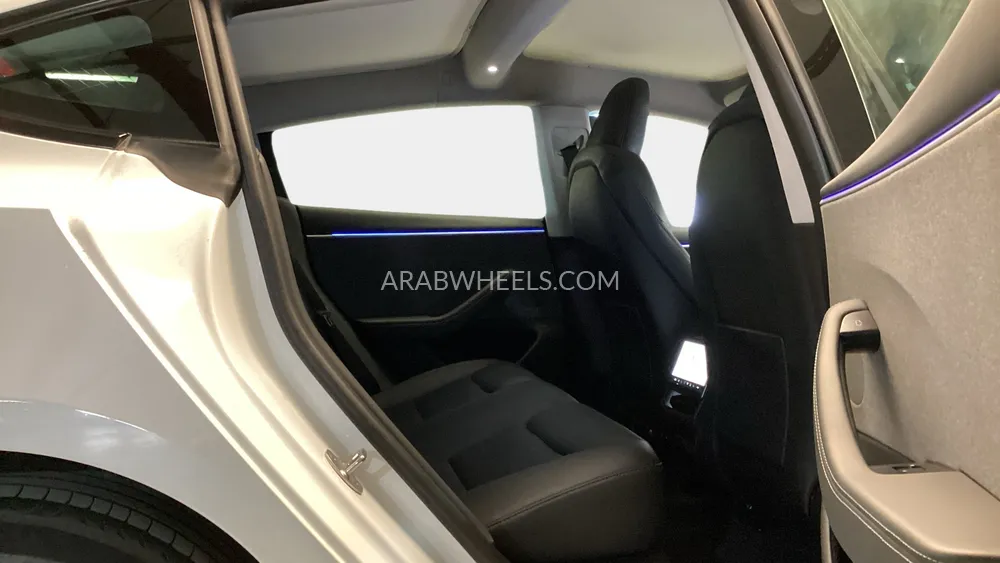 Tesla Model 3 2024 for Sale in Dubai Image-23