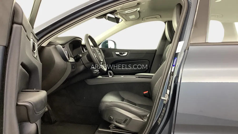 فولفو إكس سي 60 2024 for Sale in دبي Image-13